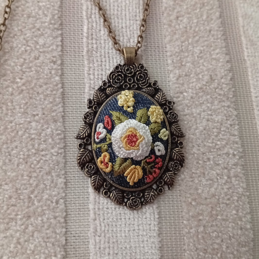 Hand Made Necklaces-Rococo Embroidery Necklace