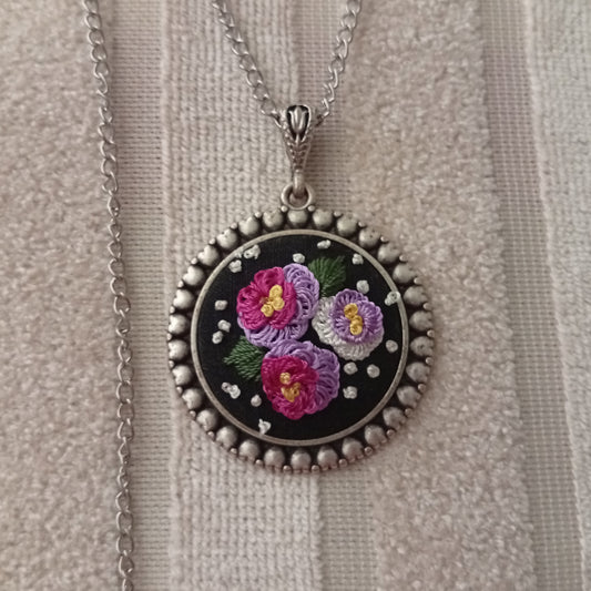 Hand Made Necklaces-Rococo Embroidery pendant